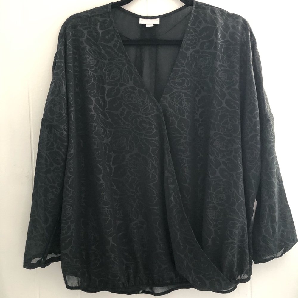 Wrap style top with floral print